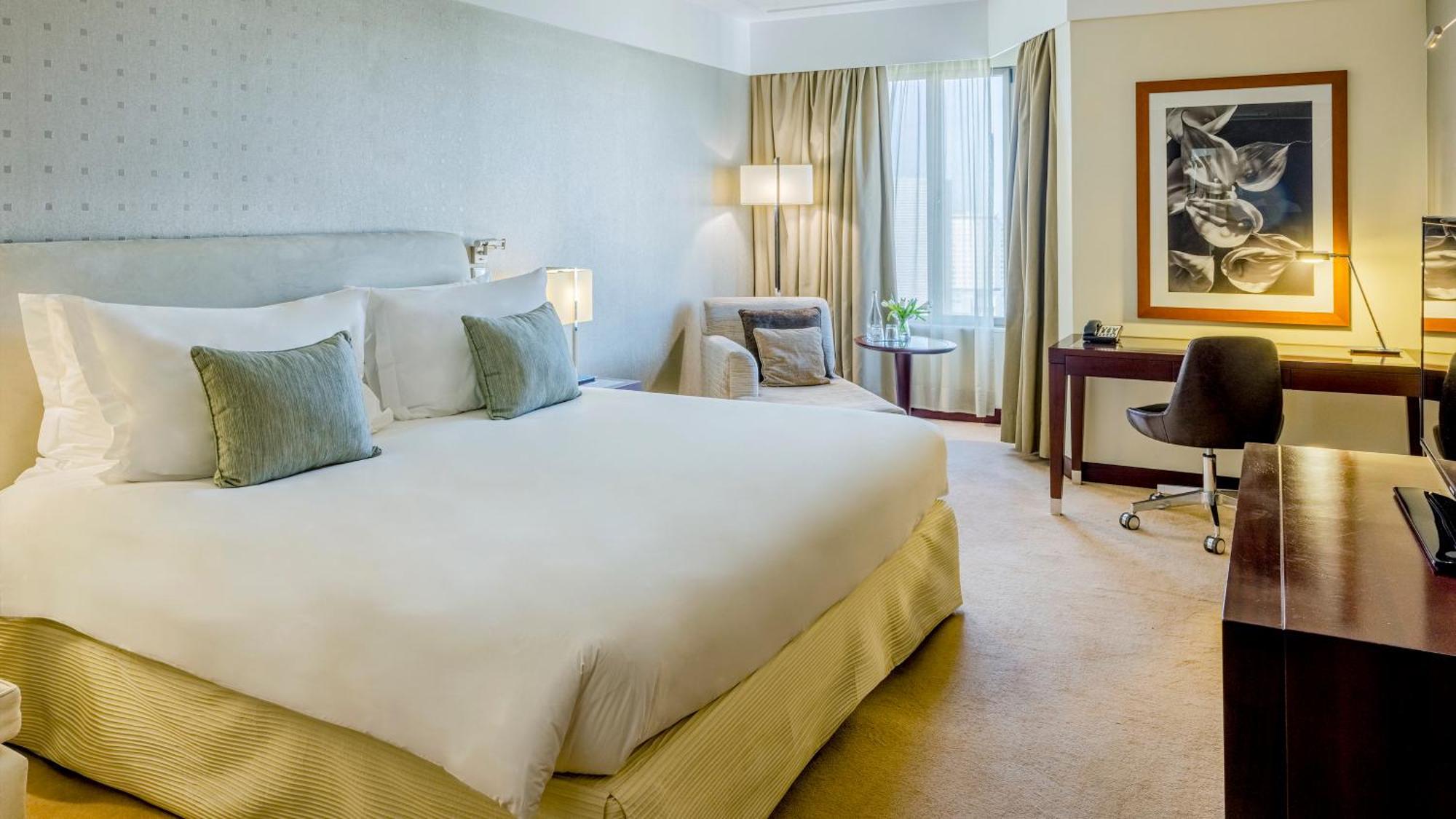 Crowne Plaza Porto By Ihg Hotel Kültér fotó A room at the InterContinental London Park Lane