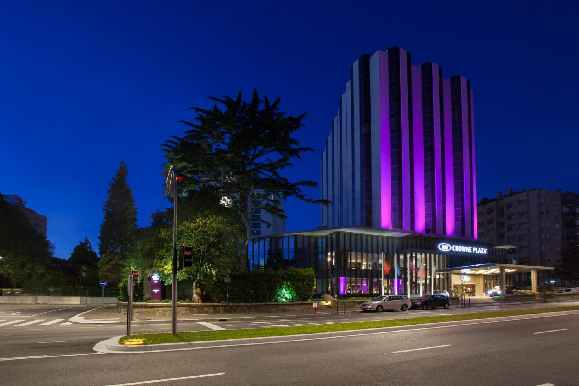 Crowne Plaza Porto By Ihg Hotel Kültér fotó The Crowne Plaza Hotel in Ljubljana